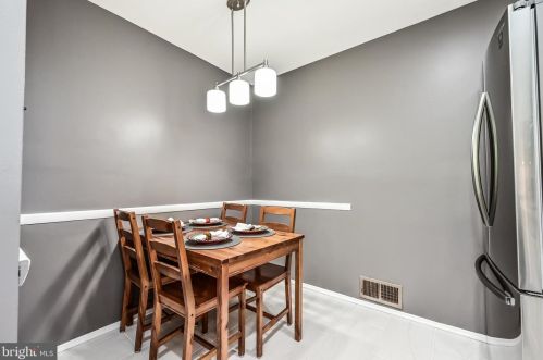 5615 Chase Ct, Alexandria VA 22312-6318 exterior