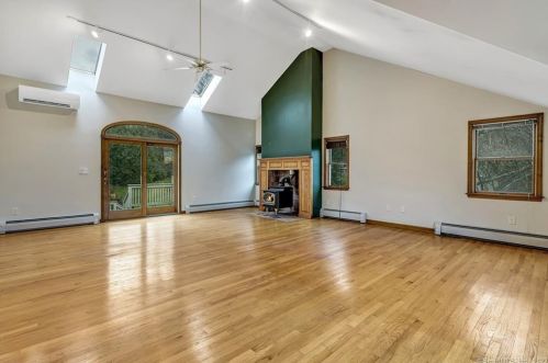 96 Rutland Rd, Milford CT 06461-1810 exterior