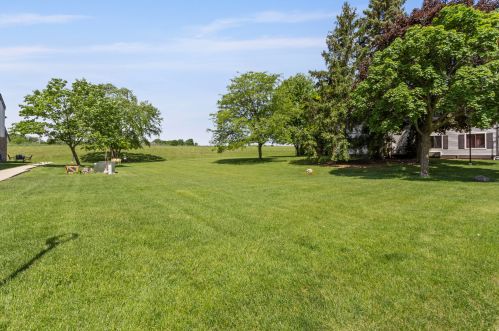 10872 Donna Dr, Milwaukee WI  53224-2218 exterior