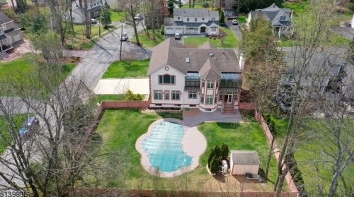 47 Hillside Ave, Berkeley Heights NJ 07922-1708 exterior