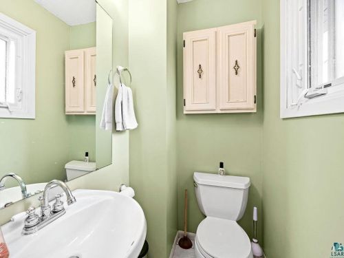 3717 Chambersburg Ave, Duluth MN 55811-3061 exterior