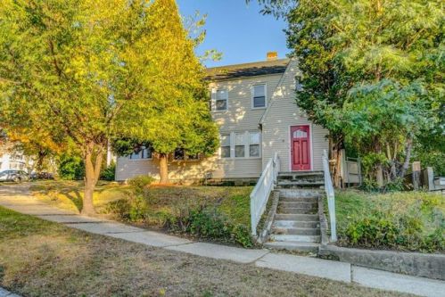 15 Dow St, Springfield, MA 01108-1207