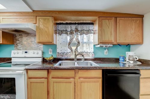 4946 Beech St, Shady Side MD 20764-9666 exterior