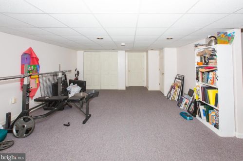 211 Cherrywood Ct, Pottstown PA 19464-9230 exterior