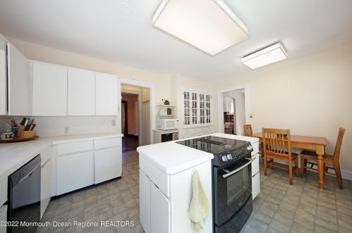 42 Lennox Ave, Locust NJ 07760-1506 exterior