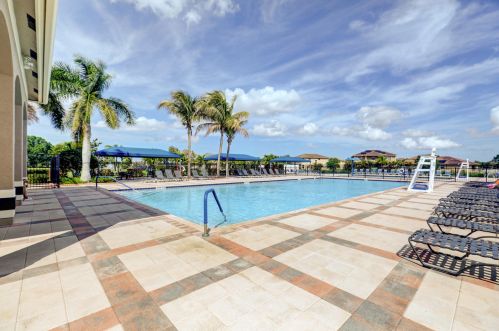 2544 Marshfield Ct, Fort Pierce FL 34953-4369 exterior