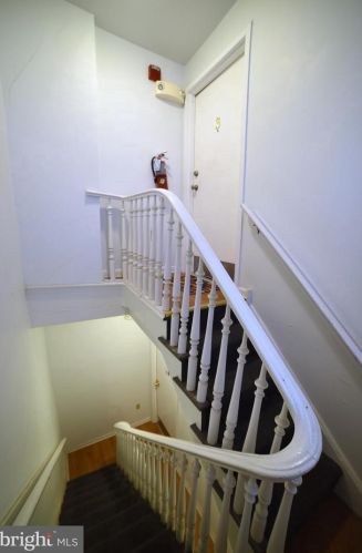 1410 6 St, Philadelphia PA 19147-5841 exterior