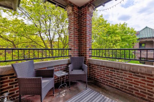 914 Schubert Ave, Chicago IL  60614-2159 exterior