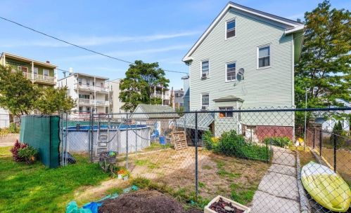 1106 Saratoga St, Boston MA exterior