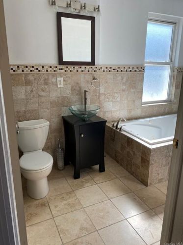 2401 Buck St, Bronx NY 10461-2901 exterior