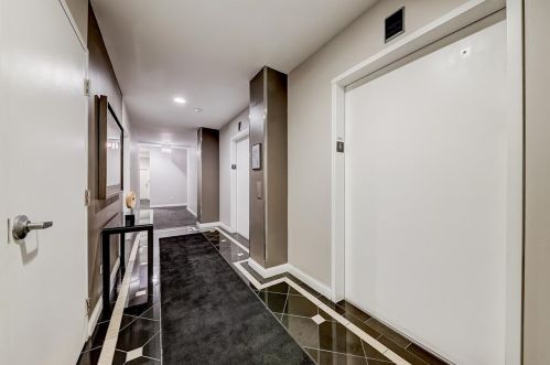 520 Halsted St, Chicago IL  60642-7369 exterior