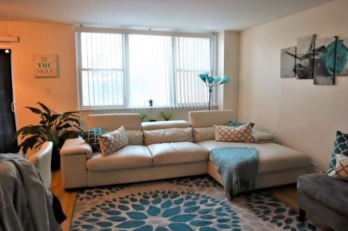 4280 Ford City Dr, Chicago, IL 60652-1293