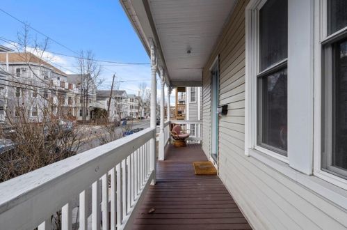 113 Oakland Ave, Providence, RI 02908-3630