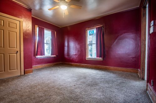 3919 6th St, Milwaukee, WI 53212-1139