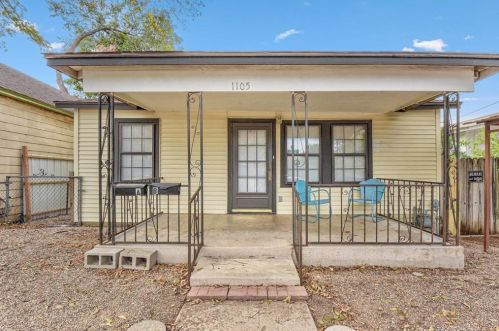 1105 3rd St, Austin TX  78702-4224 exterior