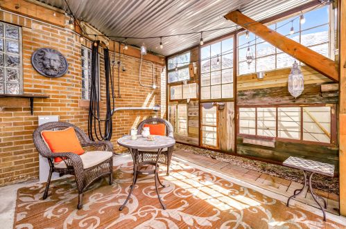 3420 Dousman St, Milwaukee WI 53212-1736 exterior