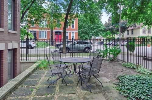 1934 Thomas St, Chicago IL  60622-3731 exterior