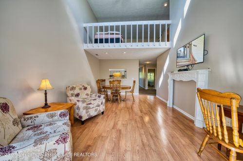 2444 Burcham Dr, East Lansing MI 48823-7246 exterior