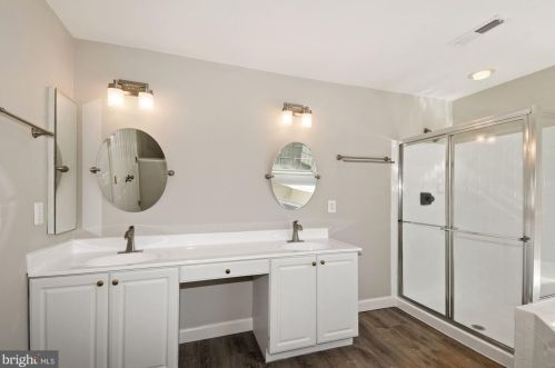 6149 Cobbs Rd, Alexandria VA 22310-1647 exterior