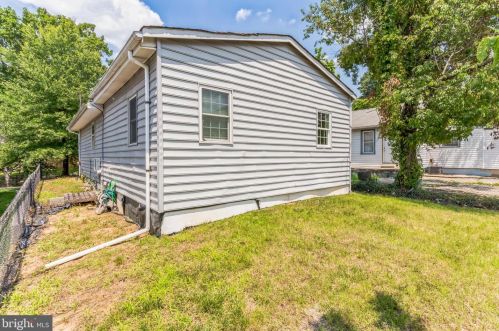 4243 Dix St, Washington DC 20019-2875 exterior