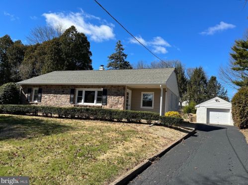 111 Linfield Trappe Rd, Limerick PA  19468-1844 exterior