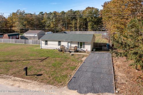 626 Berkeley Ave, Berkeley Township NJ 08721-3703 exterior