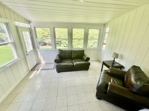 52 Laurel Ln, Springfield MA  01106-2004 exterior