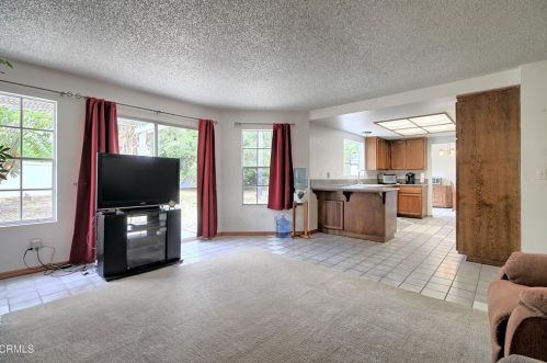 1111 Rivas Ln, Oxnard CA 93035-2748 exterior