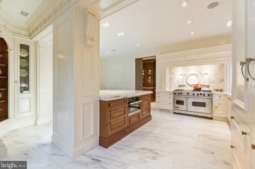 2446 Kalorama Rd, Washington DC 20008-1625 exterior