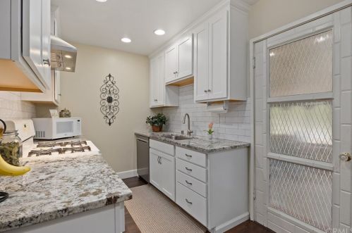 409 King Pl, Fullerton CA  92833-2636 exterior