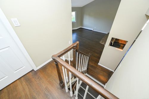 2 Gehrig St, Commack NY 11725-2006 exterior