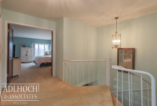 1222 Oakwood Ct, Rochester MI 48307-2541 exterior