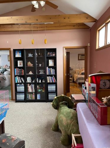 32 Albermarle Ave, Babylon NY 11704-8002 exterior