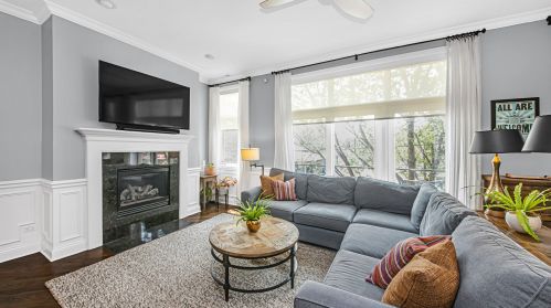 2052 Chicago Ave, Chicago, IL 60622-5191