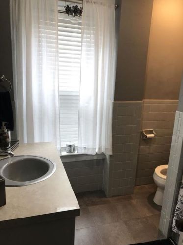 56 Middleton Ave, Middletown RI 02840-3657 exterior