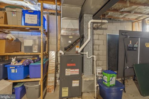 24 Fieldcrest Dr, Littlestown PA 17340-9529 exterior