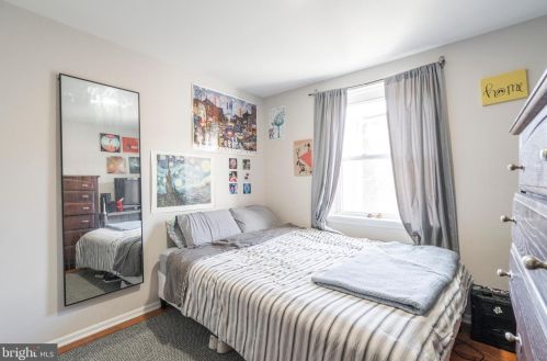 1504 Brown St, Philadelphia PA  19130-2906 exterior