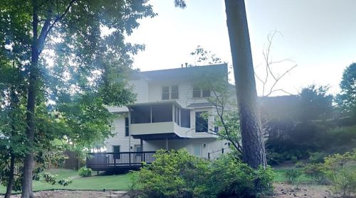 2502 Meadowglen Trl, Lithonia GA 30078-5631 exterior