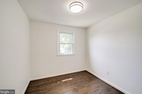 6928 Westhampton Dr, Alexandria VA 22307-1528 exterior