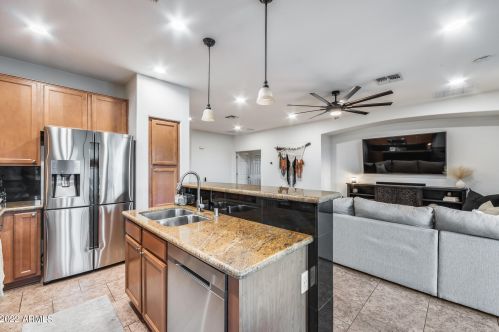 42007 45th Dr, Phoenix AZ  85086-1445 exterior