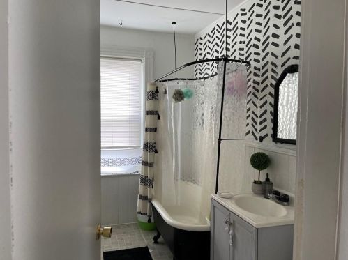 275 Diamond Hl Rd, Woonsocket RI 02895-1504 exterior