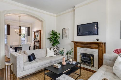 1949 Lincoln Ave, Chicago IL 60614-5404 exterior