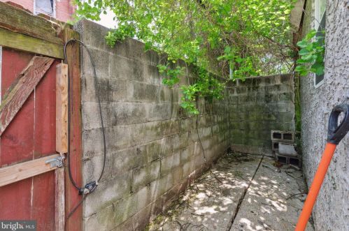 2219 16 St, Philadelphia PA 19132-4418 exterior