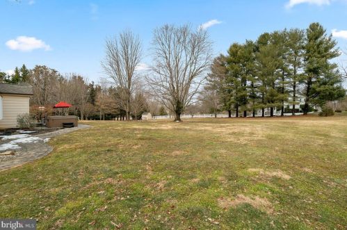 2 Granby Ct, Rockville MD 20855-1406 exterior