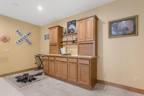 1061 Robinhood Dr, Meskegon MI  49445-2075 exterior