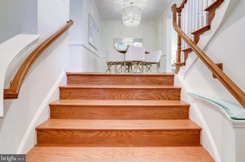 1601 Colonial Hills Dr, Mc Lean VA  22102-2930 exterior