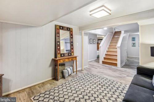 1612 Oakcrest Dr, Alexandria VA 22302-2337 exterior