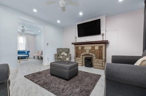 1440 Bellaire Pl, Pittsburgh PA  15226-1908 exterior