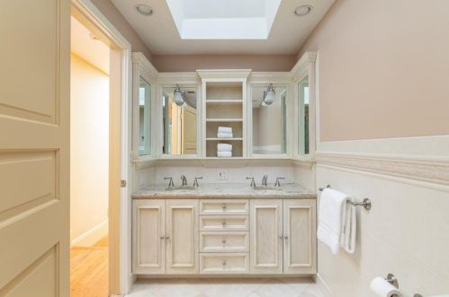 170 Blackstone Blvd, Providence RI 02906-5802 exterior