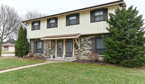 9301 Morgan Ave, Milwaukee WI  53228-1564 exterior